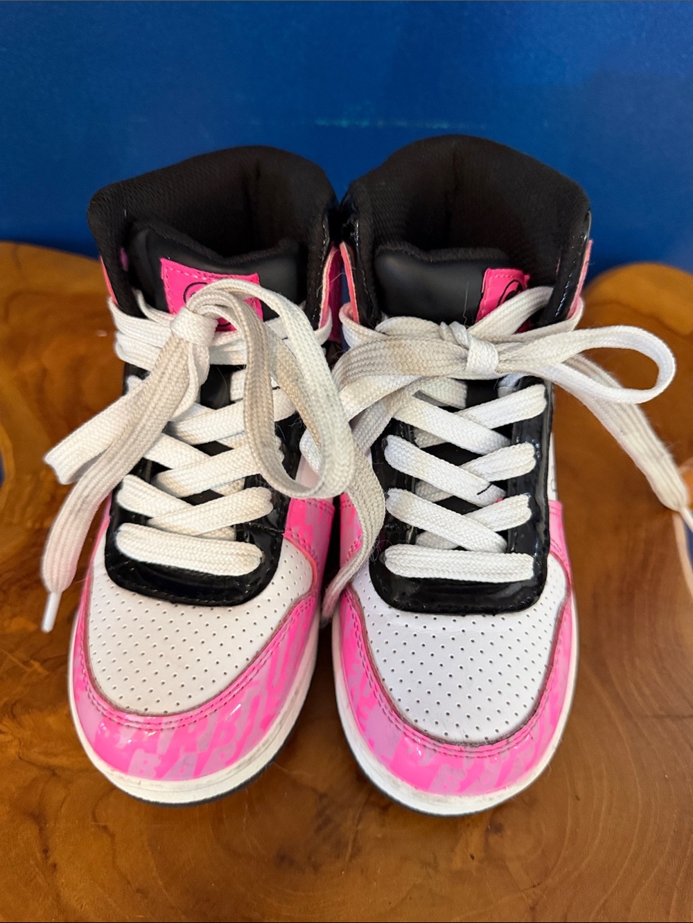 Girls Barbie Mattel High-Top Sneakers in Pink & White Size 11 - Picture 2 of 6